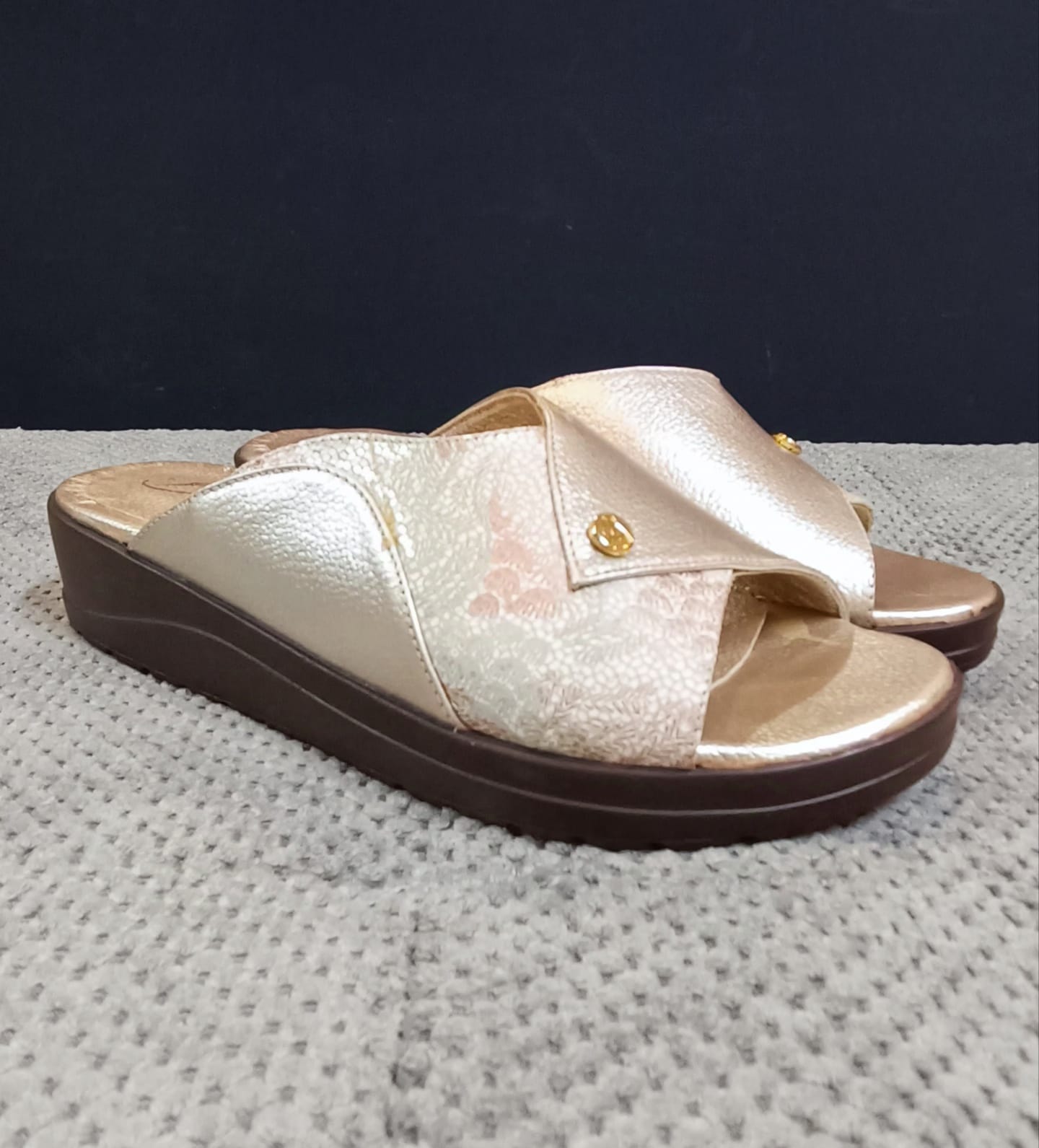 Sandalias bajas Doradas 810